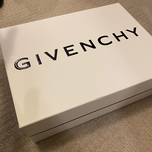 Givenchy box/ great for storage - Picture 1 of 2